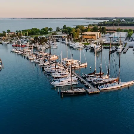 Boutique - Marina 4* Монфальконе