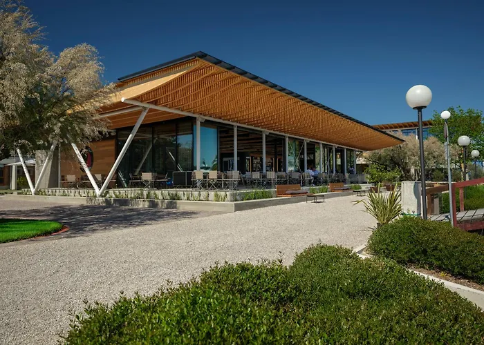 Boutique - Marina بيت ضيافة