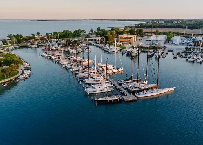 Boutique - Marina 4* مونفالكوني